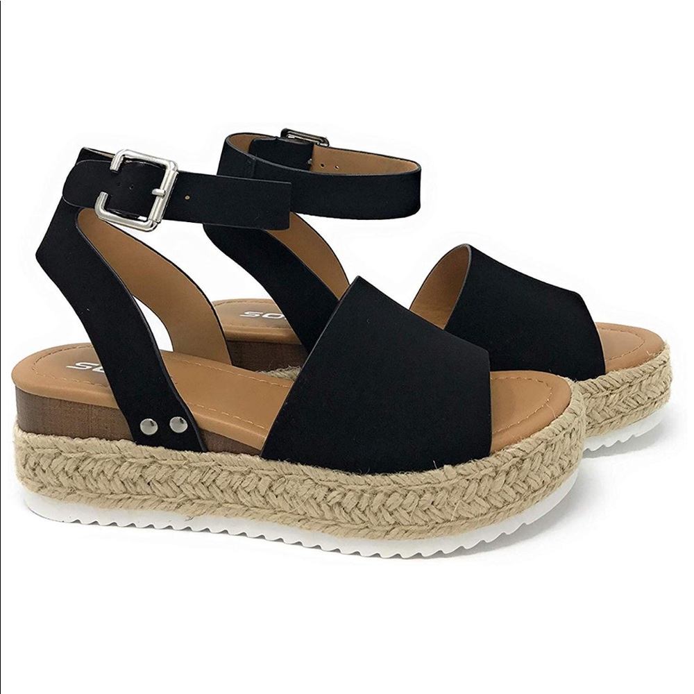 Soda Topic ankle strap espadrille sandals size 6